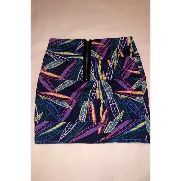 Nollie Pencil Skirt - Picture 2 of 2